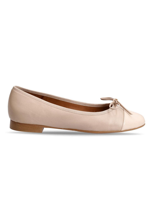 Billi Bis A1901 - Beige Patent/Beige Nappa 272. Køb sandaler her.