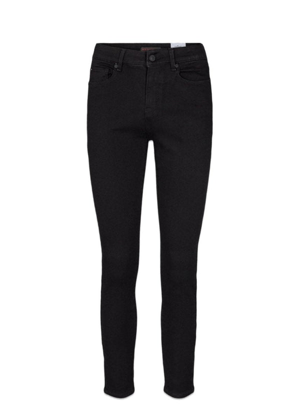 Ivy Copenhagen's IVY-Alexa Jeans Cool Excellent Black - Black. Buy jeans here.