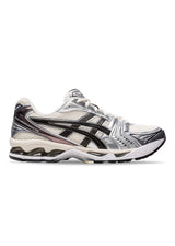 Asics' GEL-KAYANO 14 - Cream/Black. Køb sneakers her.