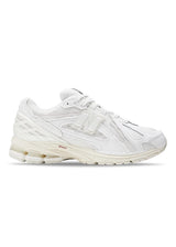 New Balances M1906DE - White - Sneakers. Køb sneakers her.
