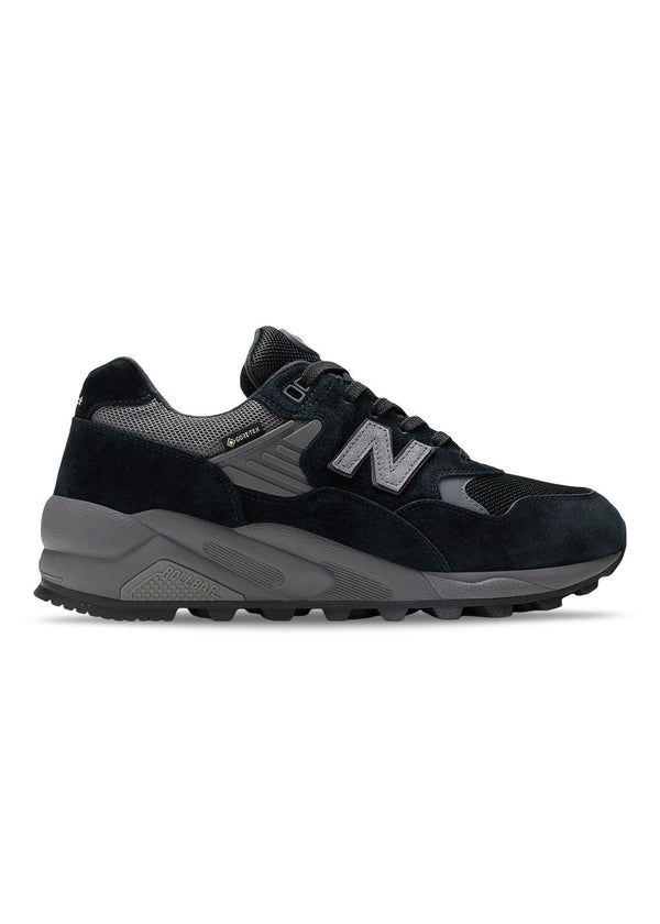 New Balance's MT580RGR - Black. Buy t-shirts here.