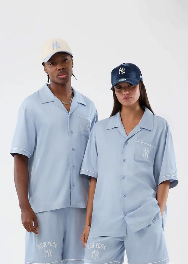 Yankees Grphc Revere Shirt - Light Blue-Shirts-New Era-Butler Loftet