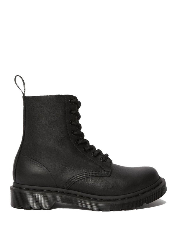 Dr. Martens' 1460 Pascal Mono Black Virgini - Black. Køb støvler her.