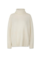 Modströms AdrianMD t-neck - Soft White. Buy knitting here.