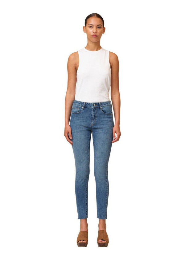 Ivy Copenhagen's Alexa Jeans wash Port Louis - Denim Blue. Buy jeans here.