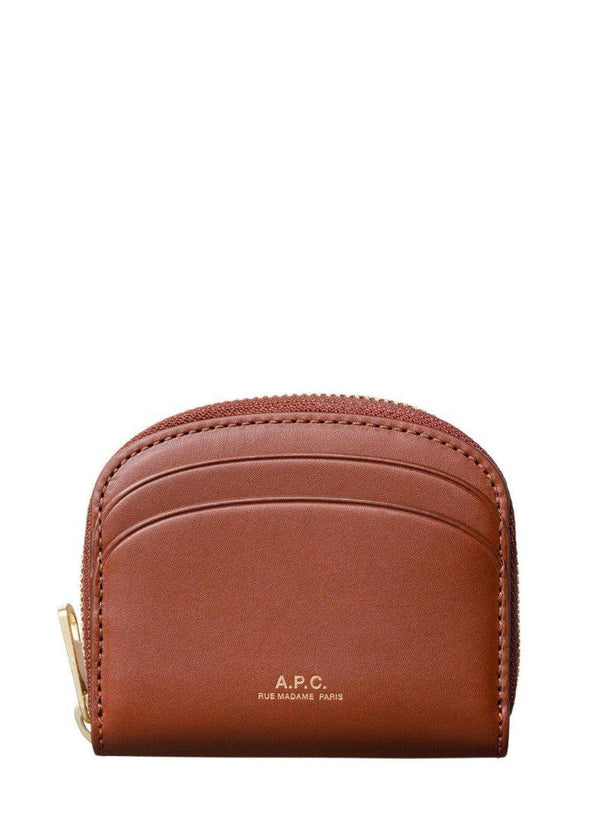 A.P.C's Compact Demi Lune Mini - Brown. Køb designertasker||skuldertasker her.
