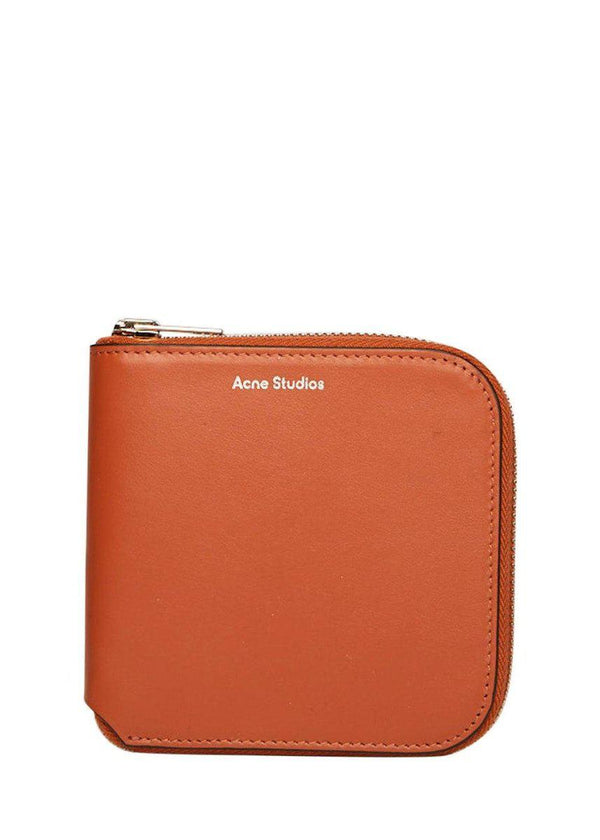 Acne Studios' Csarite S - Almond Brown. Køb punge her.