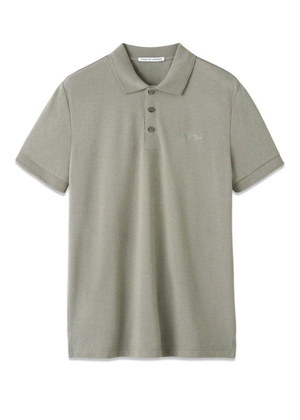 Tiger of Swedens DARIOS - Light Khaki. Køb shirts her.