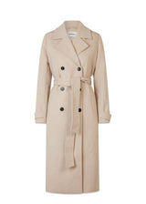 Modströms ShayMD coat - Summer Sand. Buy coats here.