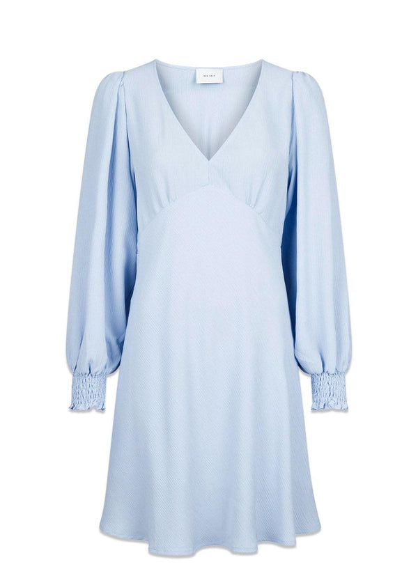 Neo Noirs Tez Mini Crepe Dress - Light Blue. Køb kjoler her.