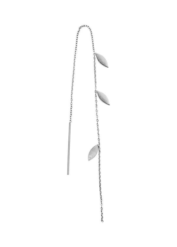 Stine A's Three Leaves Earring - Silver. Køb øreringe her.