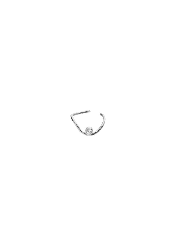 Stine A's Wavy Ear Cuff Silver with Ston - Silver. Køb øreringe her.