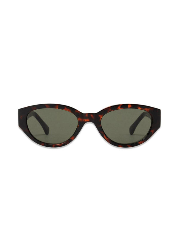 A. Kjærbede's Winnie - Demi Tortoise. Buy sunglasses here.